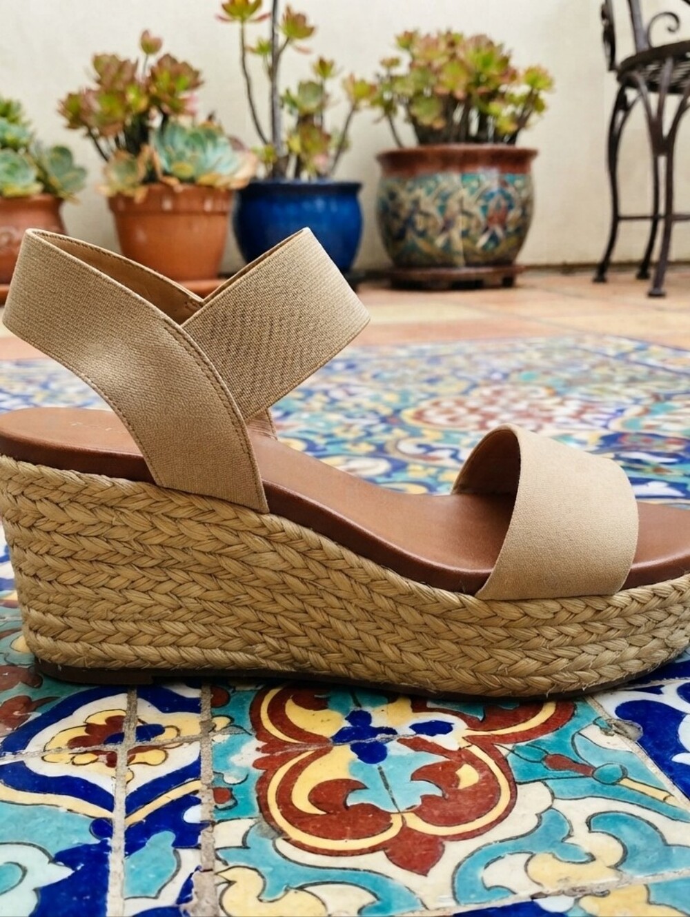 โMIA Tan Elastic Strap Espadrille Wedge Platform Sandals Size 8.5